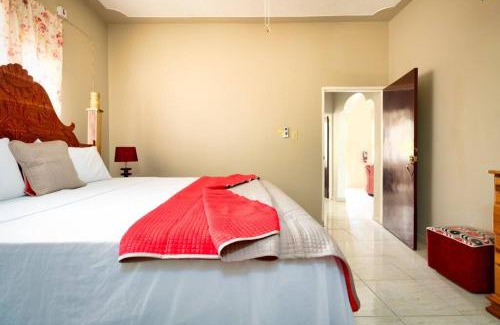 Port Antonio House | Cozy Locale - Gold