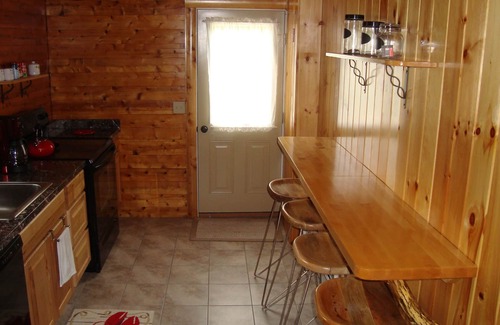 Mount Desert Cabin | Cozy log cabin on Beech Hill.