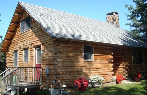 Mount Desert Cabin | Cozy log cabin on Beech Hill.