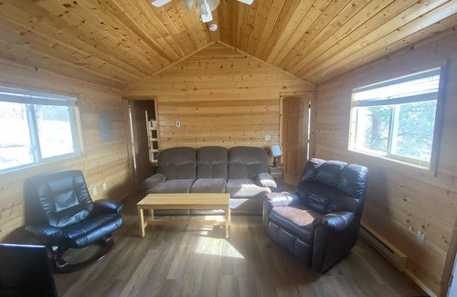Grassy Butte Cabin | Cozy Log Cabin on Edge of North Dakota Badlands