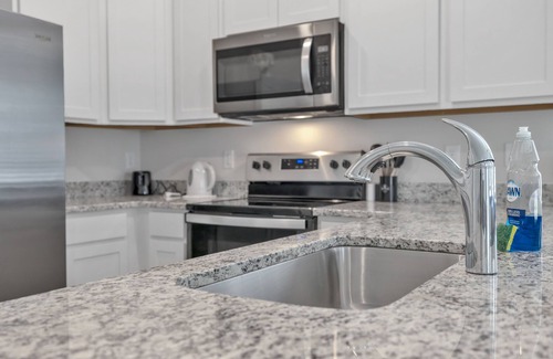 Luray House | Cozy Luray Townhome Getaway 3 Bedroom Townhouse by RedAwning