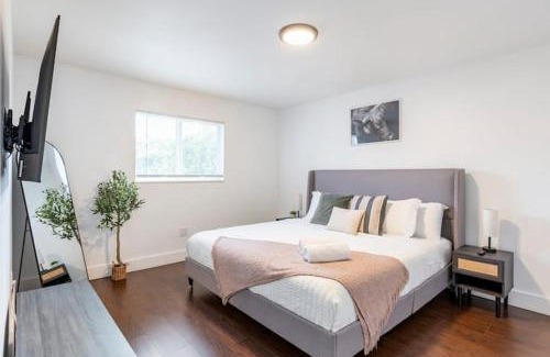 Coral Terrace House | Cozy Miami Home Pet-friendly & with Free Parking