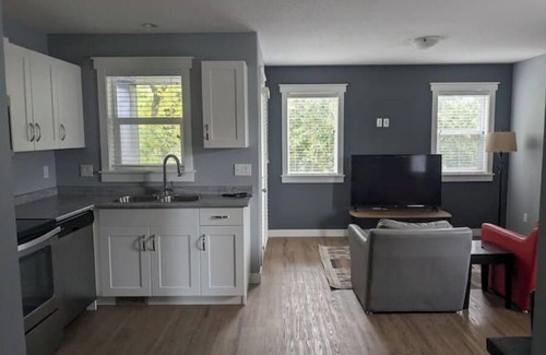 Regina Apartment | Cozy Minimalist Apartmentnn