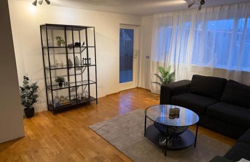 Arbær Apartment | Cozy modern flat in suburb near center