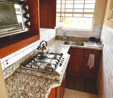 Ruby Apartment | Cozy Modern Upstairs 2 Bed A/C Apt Near 2 Everything