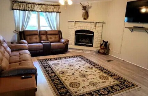 Pikeville House | Cozy Mountain Cottage Overlooking Golf Course