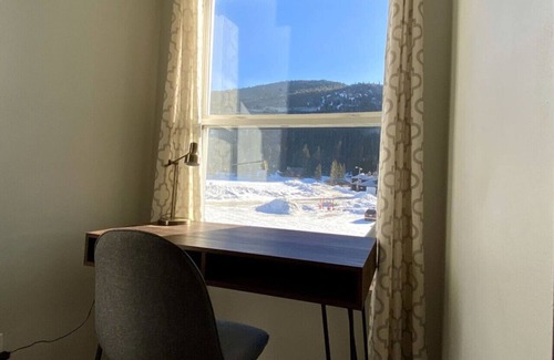 Saint Mary's Apartment | Cozy Mountain Escape By The Lake