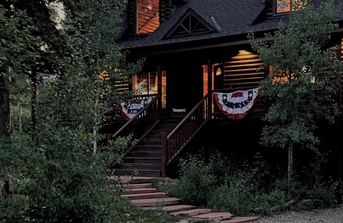 Tollgate Canyon Cabin | Cozy Mountain escape near Park City w/game room, hot tub for the whole family