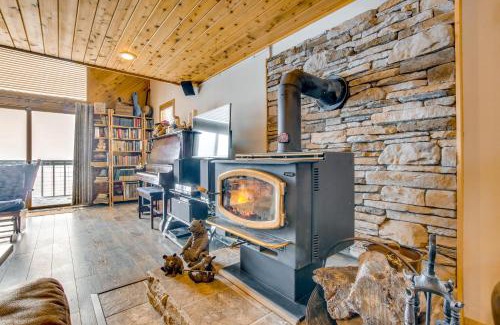 Thayne House | Cozy Mountain Home on 10 Acres with Fire Pit and Games