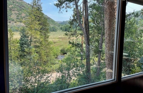 Kamas Cabin | Cozy Mountain Paradise