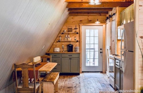 Biglerville Cabin | Cozy Nature Retreat A-Frame Cabin in Woods Firepit Creek Large Deck Sleeps 6