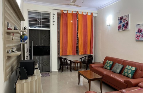 Bengaluru Villa | Cozy Neat Quiet Deluxe Home-Stay near Bangalore Airport