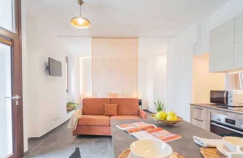 Azzano Apartment | Cozy Nest on the lake