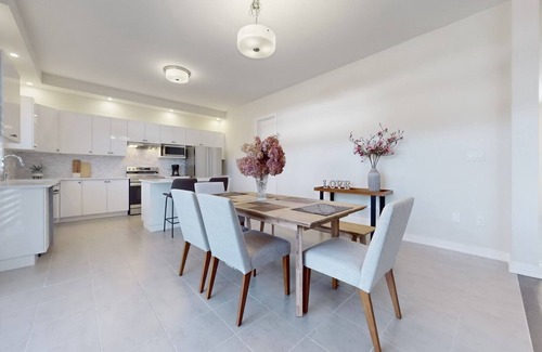 Severn House | Cozy Newly Built Orillia Lakeside 5 Bedroom House! 3 minutes walk to the lake!