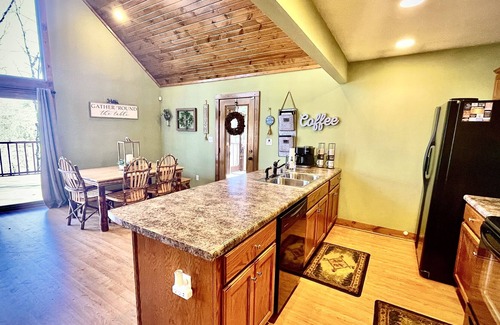 Brownsville Cabin | Cozy Nolin Lakefront Retreat at Mammoth Cave