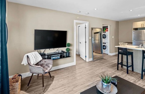 Saanich West Apartment | Cozy Nook on Pullet Place