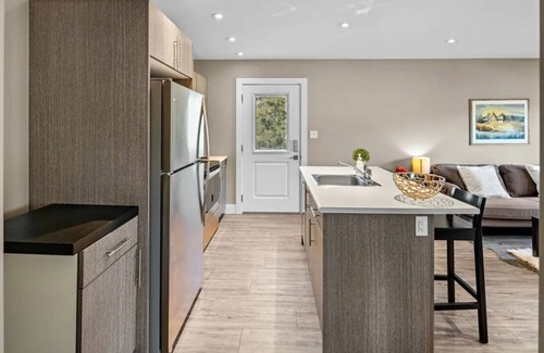 Saanich West Apartment | Cozy Nook on Pullet Place