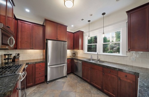 Corbett - Terwilliger - Lair Hill House | Cozy Oasis - 5BD/2BA Craftsman Home - Arcade- Near Oregon Zoo & Attractions