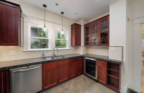 Corbett - Terwilliger - Lair Hill House | Cozy Oasis - 5BD/2BA Craftsman Home - Arcade- Near Oregon Zoo & Attractions