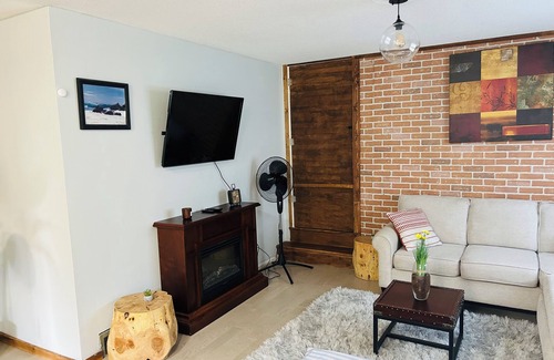 Courtenay Apartment | Cozy One Bedroom studio