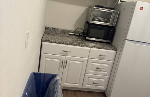 Hesperia House | Cozy one bedroom suite with 2 king beds