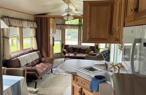 Ontonagon House | Cozy Park Model minutes from many of UPs popular attractions & UTV/ATV Snow Trls