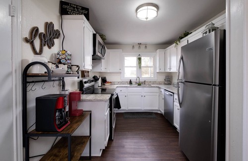 Amarillo House | Cozy Parkview Oasis With Gameroom