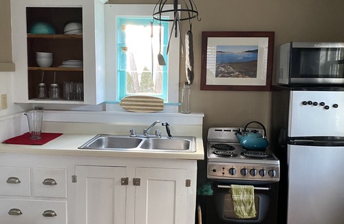 Ogunquit Apartment | Cozy, perfect location, dog friendlynUpdated calendar with more availability!