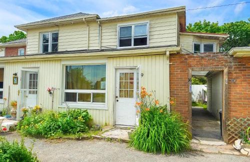 Bobcaygeon Apartment | Cozy & Pet-Friendly 3BR Retreat in Bobcaygeon