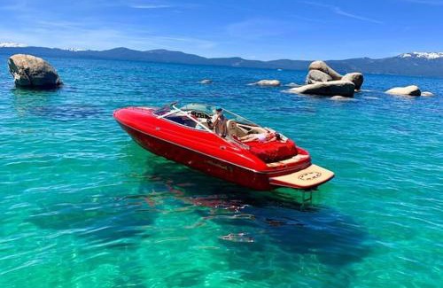 Brockway House | Cozy Pet-Friendly Cabin Hot-Tub Walk to Lake Tahoe Beach