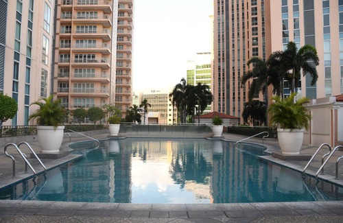 Pinagsama Condo | Cozy, pet friendly studio, private access to Venice Grand Canal Mall, near BGC
