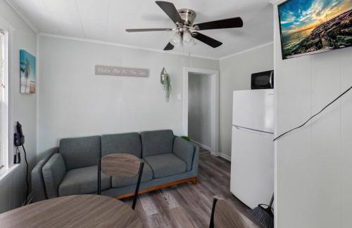 Wildwood Apartment | Cozy Private apt blocks from Beach Boardwalk 4