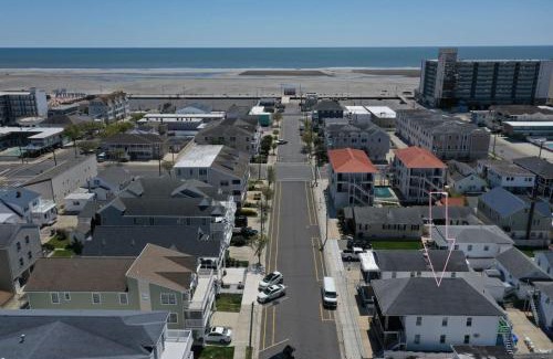 Wildwood Apartment | Cozy Private apt blocks from Beach Boardwalk 3