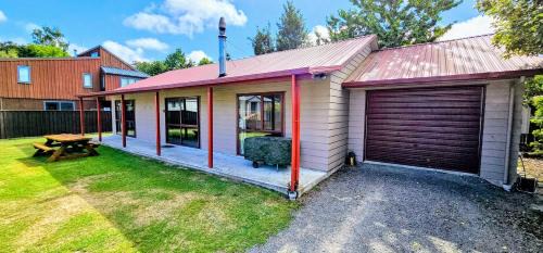Hanmer Springs House | Cozy, Private Central Location