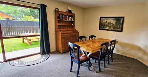 Hanmer Springs House | Cozy, Private Central Location