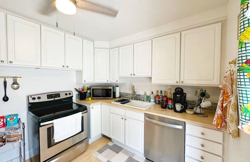 Grosse Pointe House | Cozy, Private-Entry Loft Located within Walking Distance to Everything!