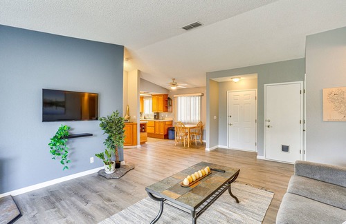 Redding House | Cozy Redding Retreat ~ 3 Mi to Downtown