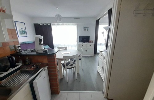 Saint-Hilaire-de-Riez Apartment | Cozy renovated studio near ocean with parking