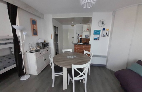 Saint-Hilaire-de-Riez Apartment | Cozy renovated studio near ocean with parking