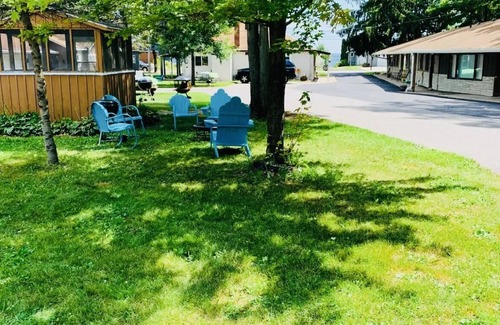 Shawano Resort | Cozy retreat across the street from Shawano Lake.
