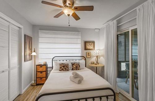 Riverside House | Cozy Retreat in Central East Austin