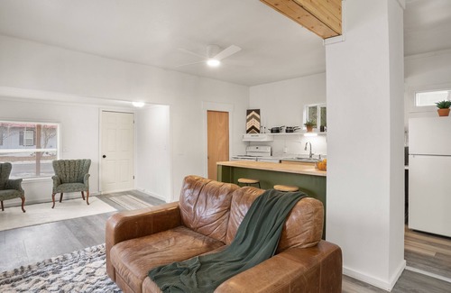 Ponderay House | Cozy retreat near Sandpoint, Idaho. Close to Downtown, the lake and skiing.