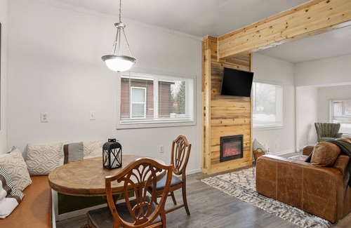 Ponderay House | Cozy retreat near Sandpoint, Idaho. Close to Downtown, the lake and skiing.
