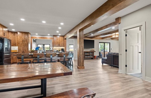Ray County House | Cozy retreat on small acreage, 10 minutes from Excelsior Springs!