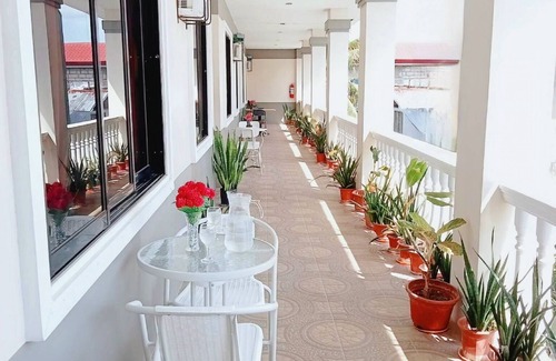 Liloan Apartment | Cozy Retreat w/Full Kitchen & Balcony + Garden View