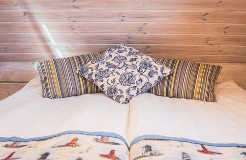Parnu House | Cozy River House with hot tub