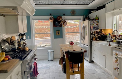 Waldoboro House | Cozy riverside getaway w/artist studio. Pet friendly!