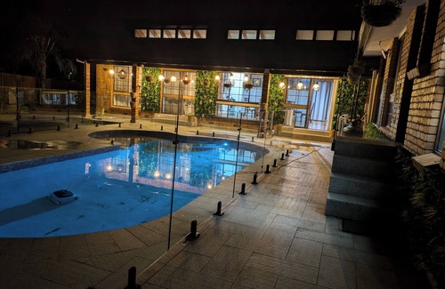 Melton West House | Cozy room in large home pvt bath, w/wifi, AC, parkng/hiking trails, shpping mall