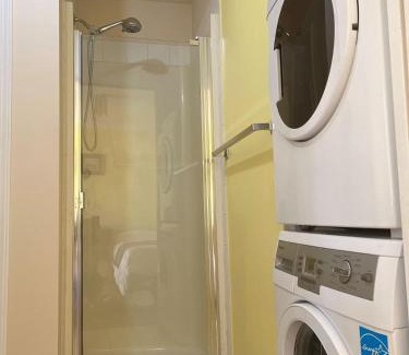 Guildford House | Cozy Room in Quiet Community Near Shopping Mall
