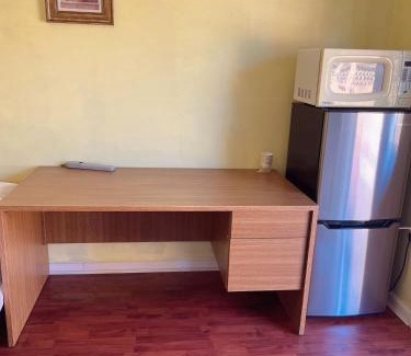 Guildford House | Cozy Room in Quiet Community Near Shopping Mall